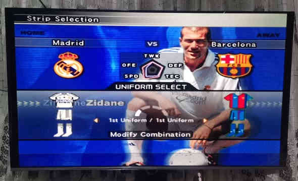 بلي2 محولة خارجية للبيع شرط الشغل ونظافة 90% مع كامل ملحقات جوستك عدد 2 + فلاش عدد 2 + ميموري + وايرات التشغيل ب45 الف عنواني ميسان ابو رمانه *********** عمارة
