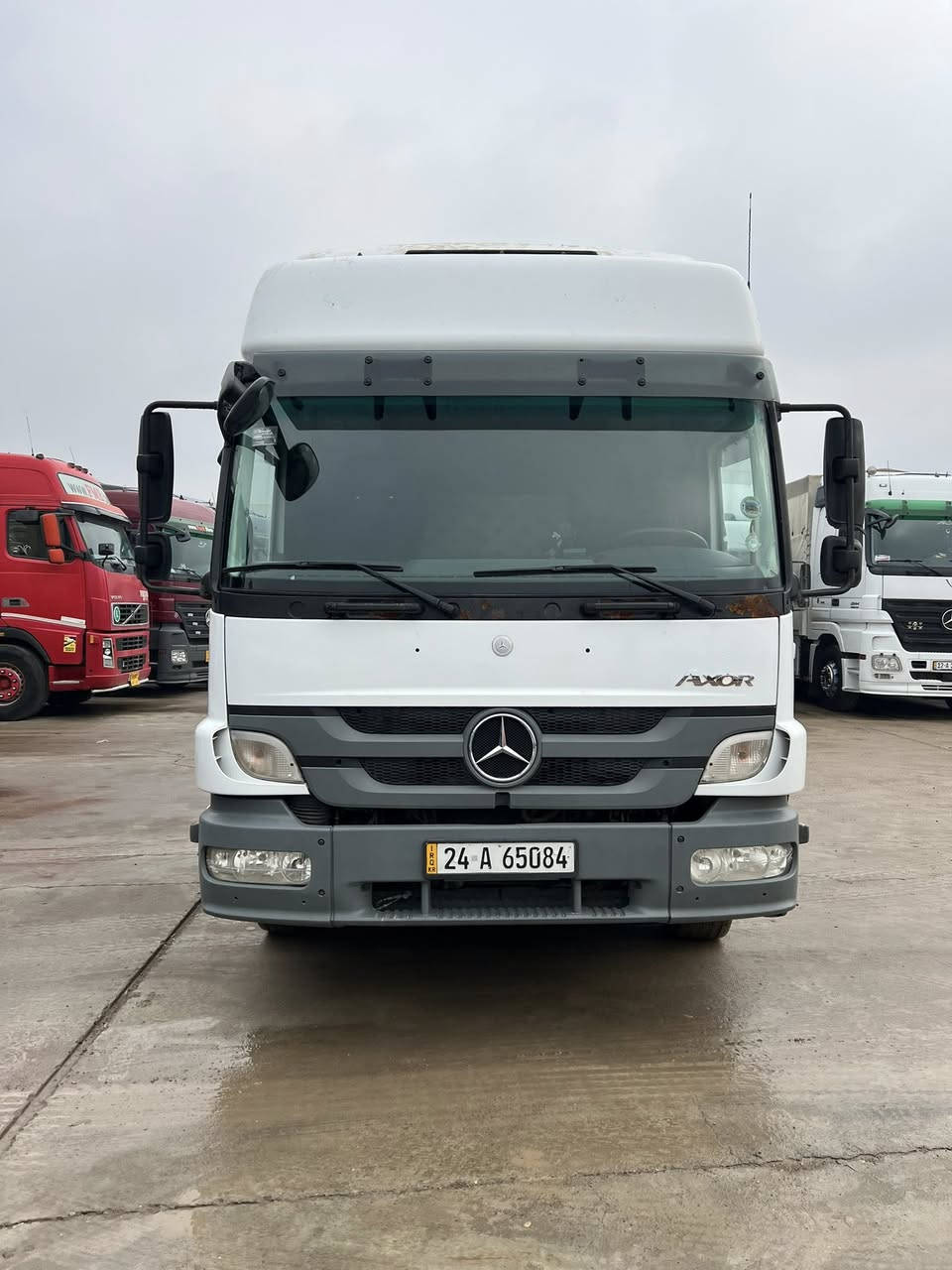 السلام عليكم اقرأ تفاصيل واتصل 
اتيكو موديل 2010 حجم 12.29 
مواصفات هاف تبريد دبل مناميه مجموعه اكتروس
سياره حلوه و نظيفه رقم وسنويه جديده طول 7.25 متر
رقم الهاتف قحطان معرض *********** كورك
*********** اسيا معرض ابو قحطان واولاده العنوان موصل برطله سهل نينوى ✈️✅
