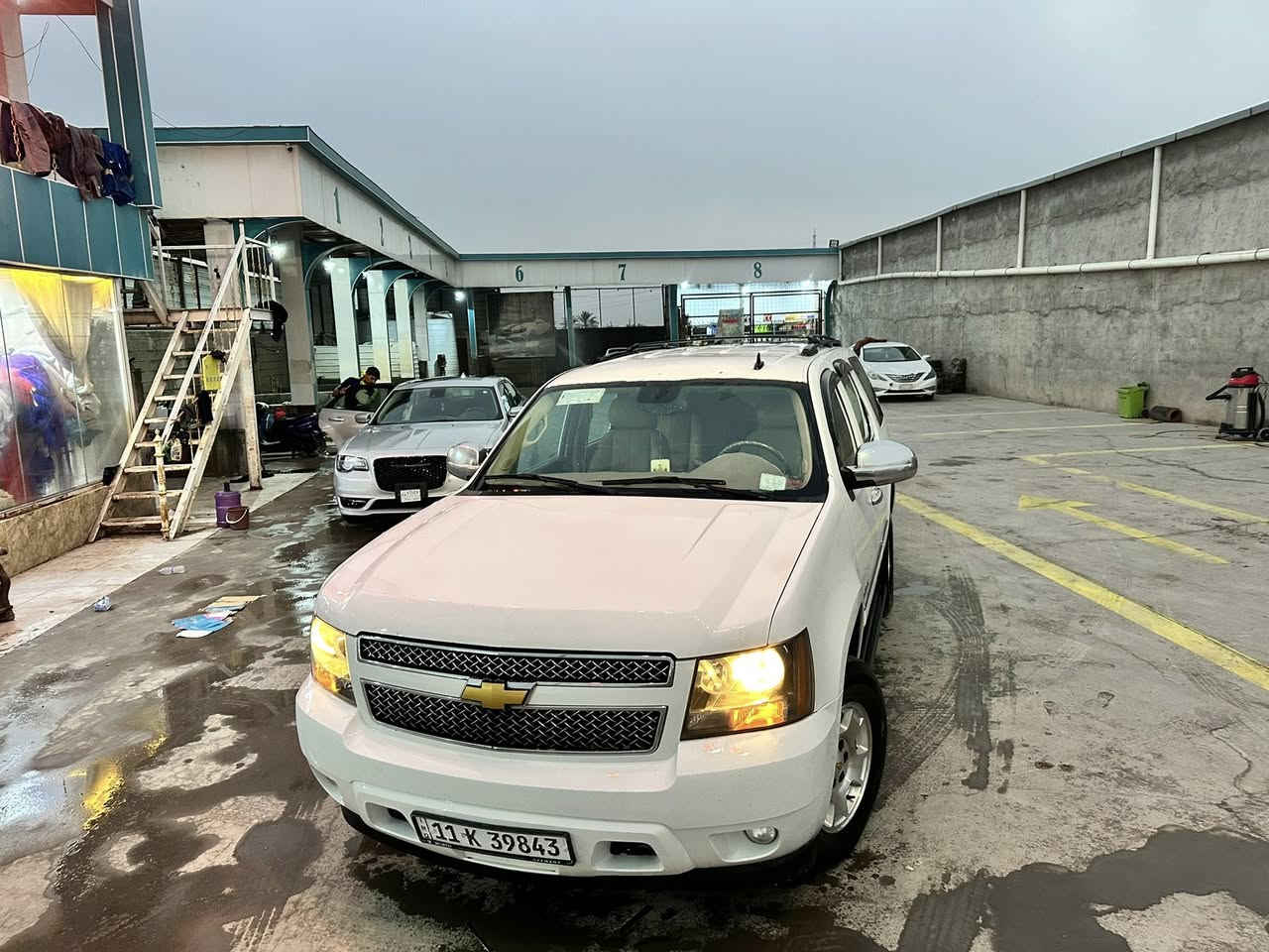 سلام عليكم 
تاهو للبيع موديل 2013  رقم بغداد بسمي 

 وارد كندي كفاله عامه 
مكفوله من الضربه والصبغ والتبديل 
محرك 533 مكفول 
محرك  كير حداده تبريد مكفولات
تخم تاير جديد 
داخل بيجي  سياره كلهه عل ابلاد ما مفتوح بيهه برغي 
سعرهه 263 وبيهه مجال حك الجيه 
مكانهه البصره القرنه 
***********
