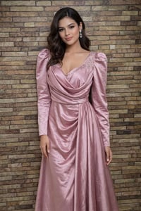 قياس ٤٢ • ملبوس مرتين • توصيل لجميع المحافظات