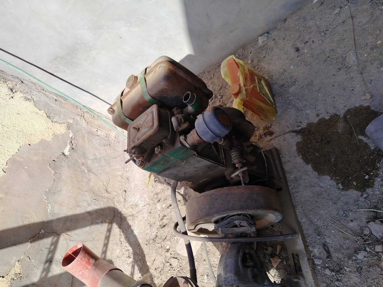 سلام عليكم مكينه هنديه اربعه في اربعه وياهه هوز سعره ٣٥٠ بيه مجال مكاني قرنه العلوه رقمي ***********
