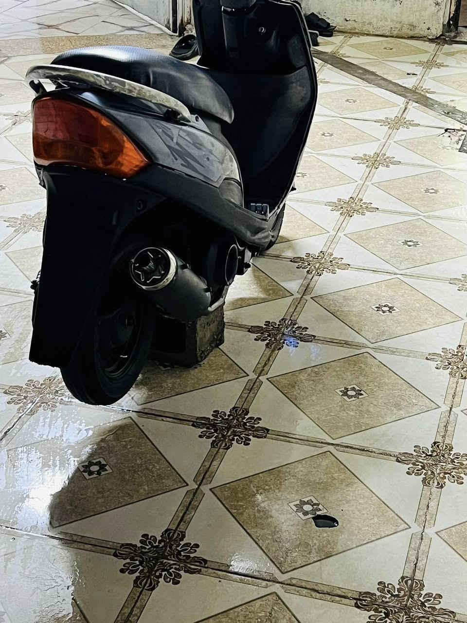 سلام عليكم ماكس عدله للبيع
دراجه نكره سلف وهندر كهربائيات كلها شغاله 

شلعه ومعدل دراجه مامفتوحه. 49 بلاديه 

السعر650 وبيها مجال -مكاني بغداد المحموديه 

*********** بي واتساب
