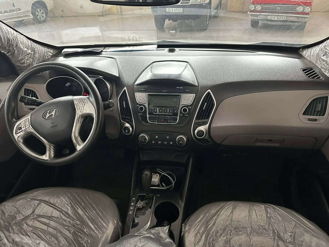 توكسون موديل ٢٠١٣خليجي مكفوله من صبخ محرك مكفوله رقم سليمانيه جديد و بسمي سعر ١٤٧ ورقه بيهه مجال رقم موبايل ***********
