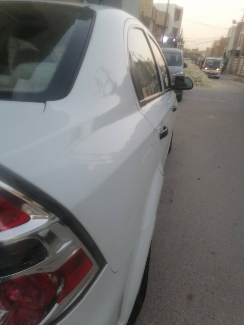 سلام عليكم
افيو موديل 2011 شركه العامه
ماشيه 95 رقم بغداد دولي
كير اوتوماتيك محرك مفتوح1500
بيه صبغ بصفحه اليمنه
سعر 70 مكان سياره بغداد الاعلام 
***********
