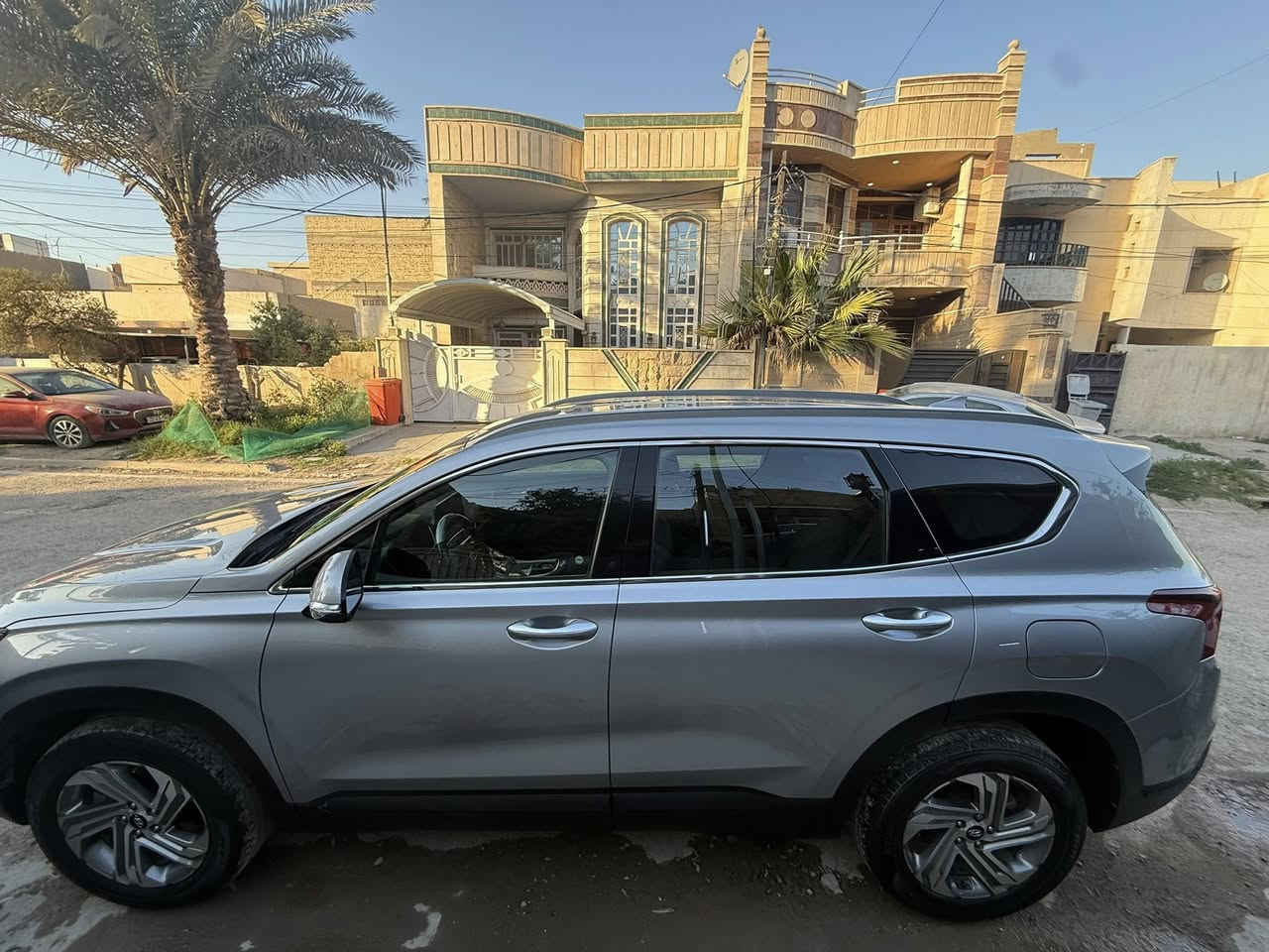 هونداي سنتافي ٢٠٢٣ بغداد
مواصفات  

محرك 2.5 

قيادة داتيه بالكونترول 

مواصفات : 

توقف ذاتي 
كامرات 
رادارات امامي وخلفية وجانبية وخطوط سير
قيادة ذاتية
هيداپ دس پلي
كشن هيتر 
كشن تبريد
صندوق كهربائي
هندبريك بصمة 
كير دگم
لايتات ليد وزينون
صندوق شفط
شاشة ديجيتال
كامرات الجانبية تظهر في الشاشة الامامية

بعد هواي مواصفات 🫶🏻
ماشي تقريباً 25 ميل وقابله للزياده 

حادثته جاملغ 
سعر 197 وبيه مجال 

مكانه بغداد 

***********
واتس اب 
اسبير تره منازل

من اكلك السياره نضيفه كلش 

مراوس مارسدس او بي ام 2023
