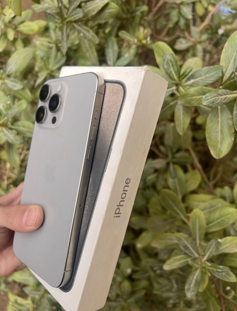 ايفون 15 برو ماكس ماستر عربي شرق اوسط نضيف كلش شخط مابي بطاريه 91 ذاكره 256 ملحقات كامله بيع فقط عنواني بعقوبه ***********
