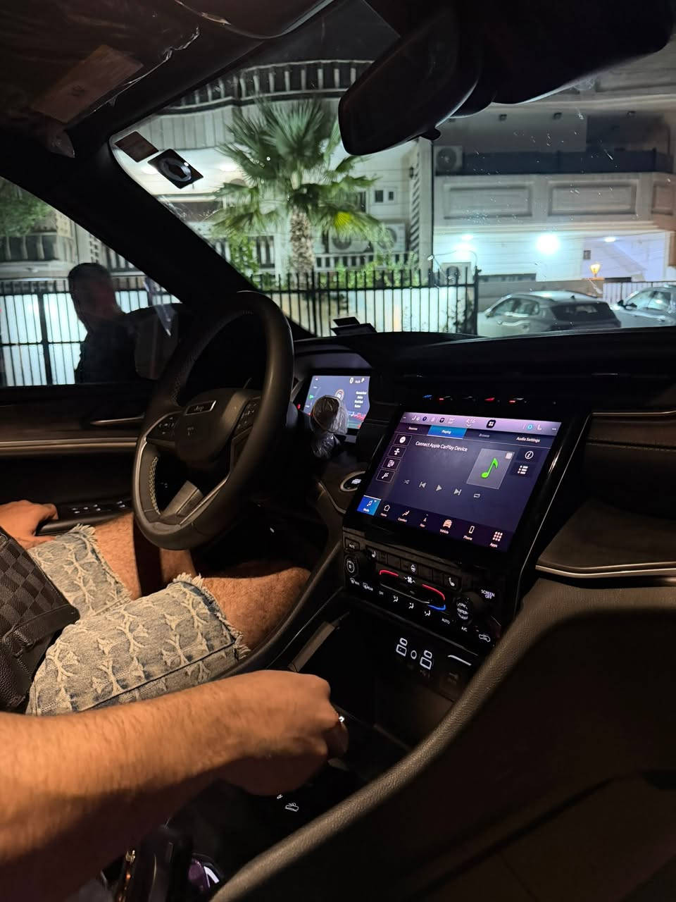 السلام عليكم
جيب 2024
فول مواصفات للاخير هايبرد
2000 تيربو هايبرد طيارة شلعة ومعدل
شاشة جبيرة 
بنوراما
كير موس 
كامرة خلفية 
انارة محيطية على كل البيبان 
مري شفط 
نقطة عمياء
شفتات ستيرن
شحن لاسلكي
فور ويل
5 انظمة قيادة
نظام نزول المنحدرات
تدفئة كشنات
تدفئة ستيرن
مثبت سرعة 
تحكم ستيرن جهتين
رادار وتحديد مسار
نظام سماعات الباين 
صندوك شفط كهرباء
دواخل جلد
هاند بريك كهرباء
خزن كشنات 
ماشية 40 الف
السيارة جديدة 
تخم تاير حدادية مكينة كير كله بشرط
السعر 314 وبيها مجال 
رقم بغداد شرط التحويل والغرامات
المكان شارع فلسطين 
الرقم ***********
