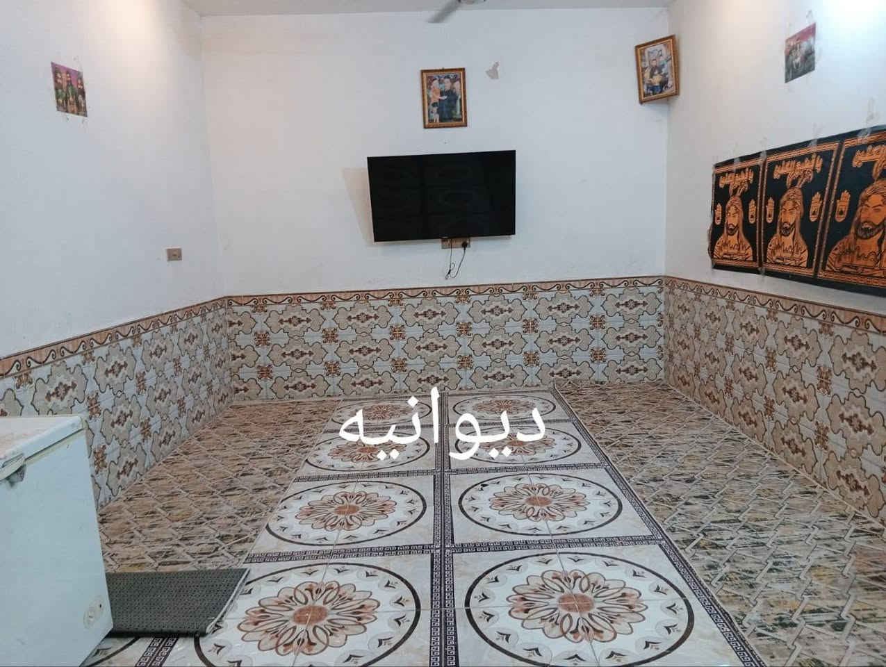 اللــــــــــــــهم صــــــــــــل على محمد وال محمد 
‏🏡 للبيع — بيت سكني في الغراف / حي الحرية
‏📍 الموقع: الغراف — حي الحرية
‏📐 المساحة: 100 متر
‏🔹 مواصفات البيت:
‏بناء طابوك
‏سقف صب كونكريت
‏يتكون من:
‏• غرفة
‏• صالة
‏• استقبال
‏• صحيات
‏• عدد 2 مناور
‏✅ البيت مناسب للسكن وبناءه مرتب.
‏📞 للاستفسار مراسله واتساب غير متواجد على الفيس 
‏***********
