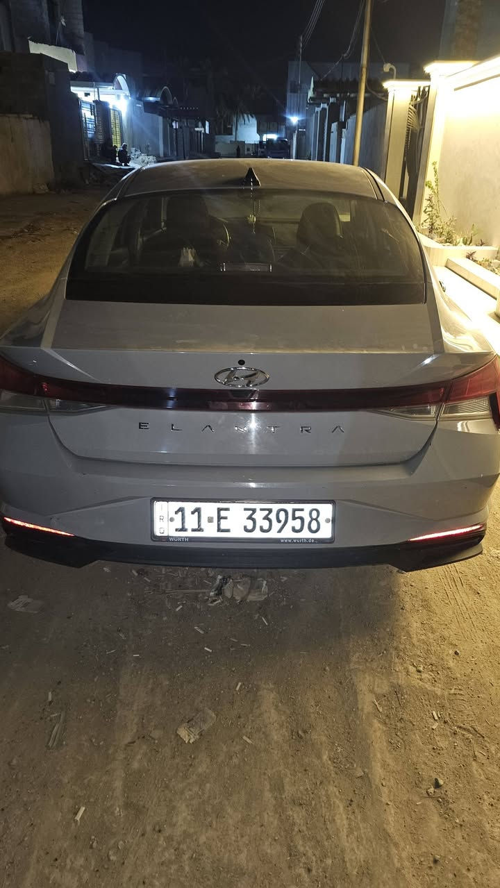 سلام عليكم النترا موديل 23 لون سمنتي 
ضرر نص بنيد و بارد باب الصدر و الجاملغ بارد ع كد شبر 
ممشى 70 وارد امريكي رقمها بغداد 
السعر 135 وبيها مجال بسيط
***********
