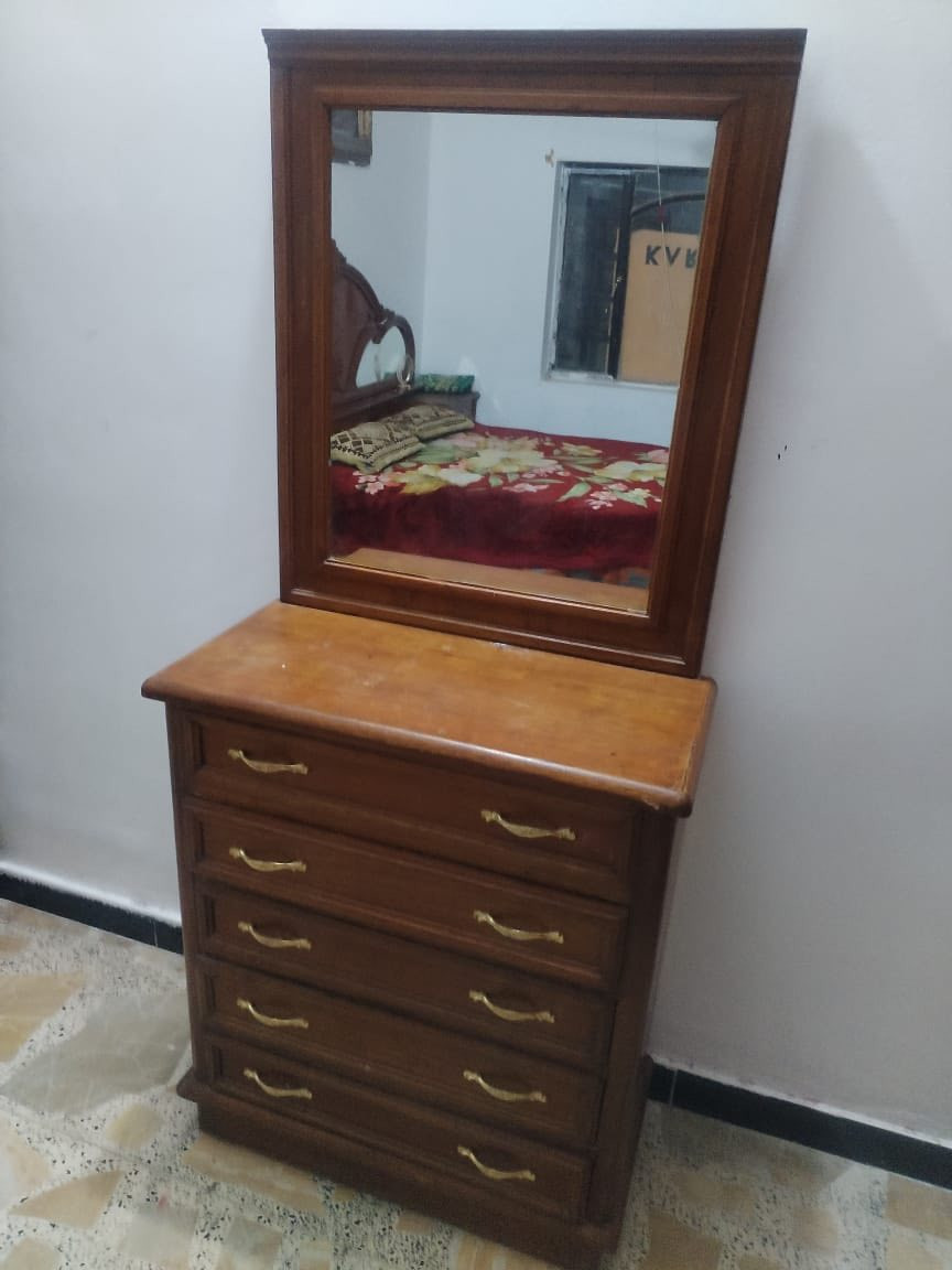 السلام عليكم عدي غرفه صاجً داخل خارج مكان البياع ***********
