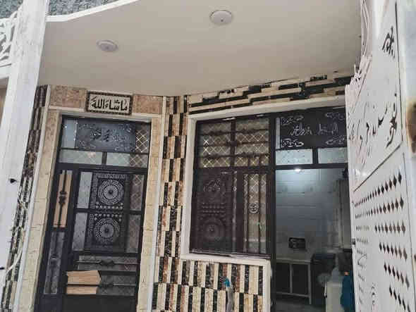 السلام عليكم.
بيت للايجار في منطقة الرئاسه بلزراعي نهايه شارع 20 المساحة 100م للاستفسار مراسله الصفحه او الاتصال ***********
