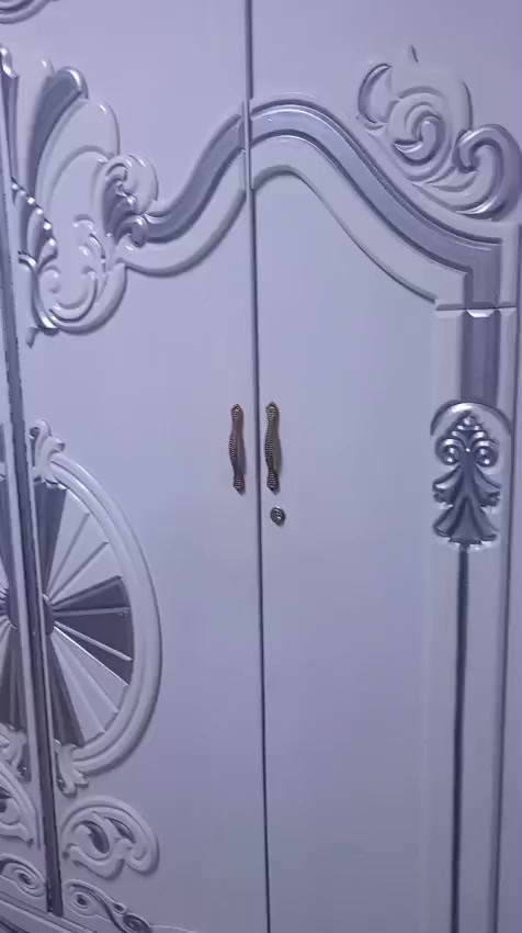 سلام عليكم غرفه نجاره عراقيه صاج عراقي شغل وسط خارج سمك ٤ملم داخل ٣ملم  اخت جديده السعره ٩٠٠ وبيه مجال قليل العنوان البصره أبو خصيب حمدان معاريف رقم هاتف ***********
