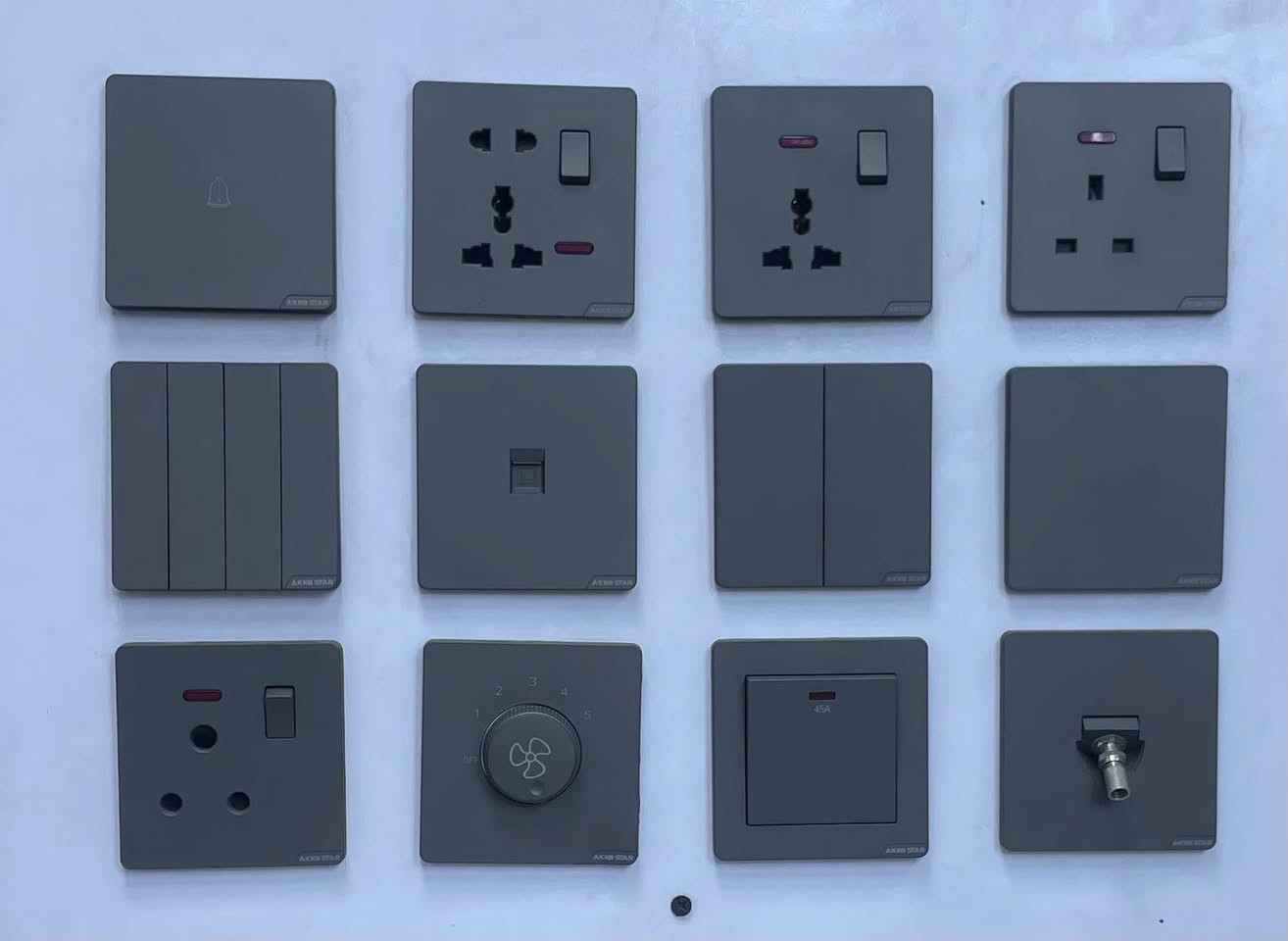 اسعار تنافسيه
ضمان حقيقي ٢٥ سنة 
توصيل مجاني 
نحاس ١٠٠٪؜ البلك سويج ٢٠ امبير

سويج احادي ١٥٠٠
سويج ثنائي ١٧٥٠
سويج ثلاثي ٢٠٠٠
سويج رباعي ٢٥٠٠
بلك سوبج جوكر ٢٢٥٠
بلك سويج دبل جوكر ٢٥٠٠
سويج مروحة طكات ٥٠٠٠
سويج سخان ٤٥ أمبير ٥٠٠٠
سوكت ستلايت خرزة.  ٢٠٠٠

الشورجة عكد النصارى خلف دائرة الكهرباء 
للاستفسار ***********
يوجد توصيل إلى بغداد وكافة المحافظات 
التوصيل مجاناً والأسعار ثابته
