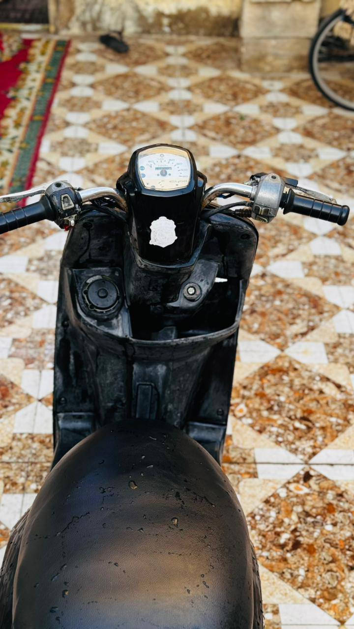 السلام عليكم ماكس بوليسي للبيع دراجه نضيفه وحلوه دراجه مشي ونعومه  بوشه 49 بلاديه دراجه تخبل كهربائيات كله شغاله سلف هندر اشاير هورن  مابيه اي نقص كفرات ختم واحد وملاح  دراجه بلاديه دراجه بلاديه ضفيره بلاديه مالعوب بيه السعر550 الف وبيه مجال للشراي  العنوان البصرة القبله رقم ***********
