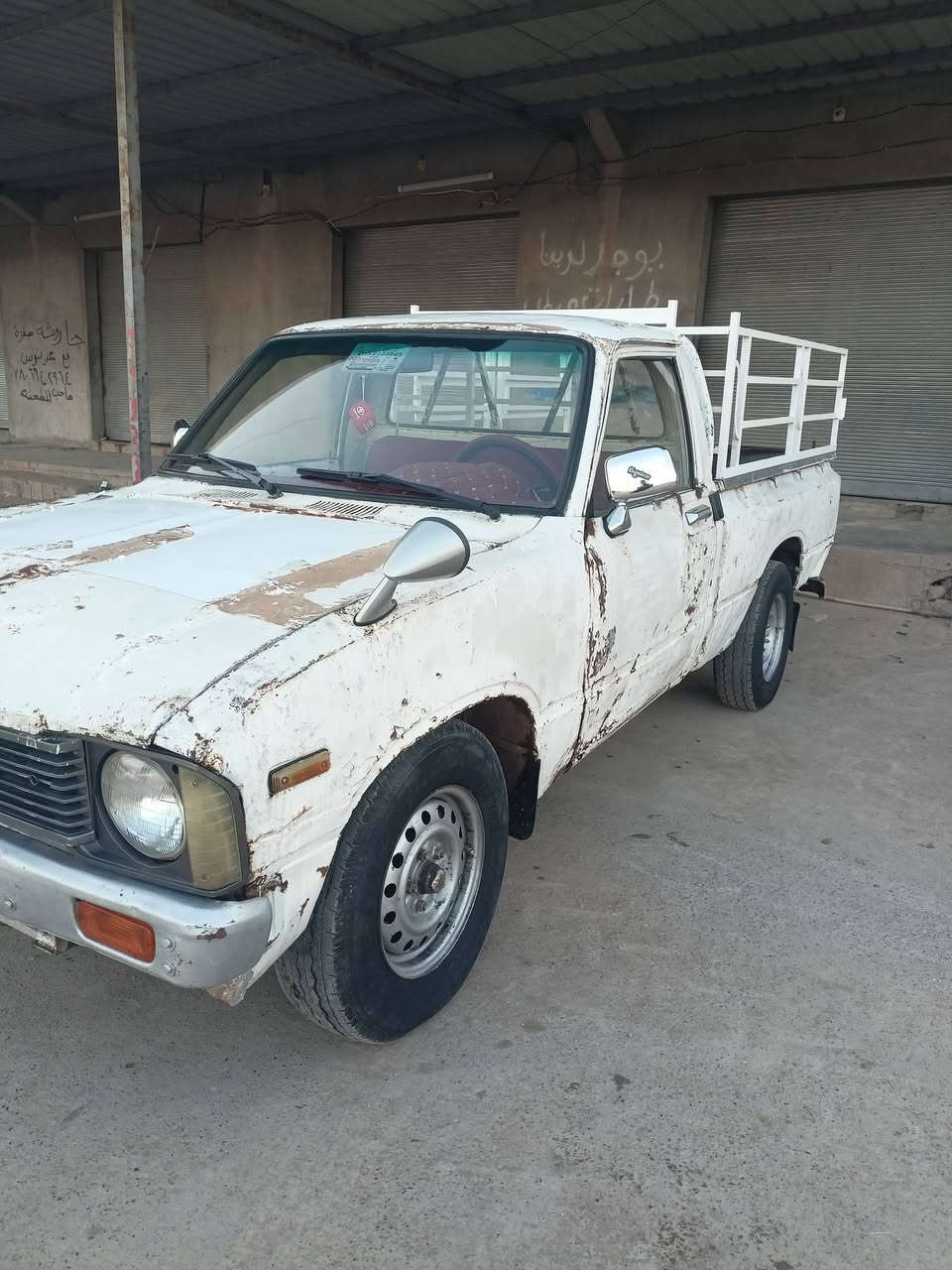 سلام عليكم بكم موديل 80شرط الوكالة والتحويل شاصي نظيف محرك نظيف دفتربنزين وكالة عامة بأسمنة من الشرعي سعر 23بيها مجال لشراي مكان السياره الحويجه قرية حوض٦رقم الهاتف ***********
