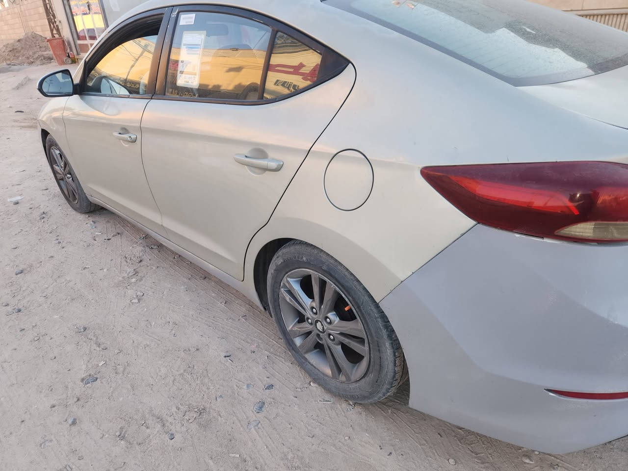 سلام عليكم النترا ١٧ وارد امريكي محرك دوش نضيف وكير حلو سياره بسمي تحويل ثاني يوم بيه نيد ومدكر وبيه جراد  وبيه ضربه خفيفه بقبق الجنطه ومصلح نفسه سعر ٩٥ مجال قليل حق الجيه موشراي لاتراسل هاتف*********** مابي واتساب فقط تصال وهاذ بي واتساب***********ترهم مراوس
