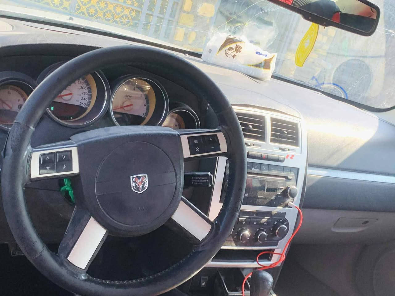 السلام عليكم من رخصت لادمن المحترم للبيع اومراوس مكينه هيمي سياره حلوه ومرتبه بيه قليل جراد بلبنيد صدر كهربائية كله تمام متومه أربيل كص جنطه السياره شرط طبت للحجز وطلعت يعني متومه فول لسعر ٤٥ وبيه مجال المكان واسط *********** الخاص متواجد وبلخدمه
