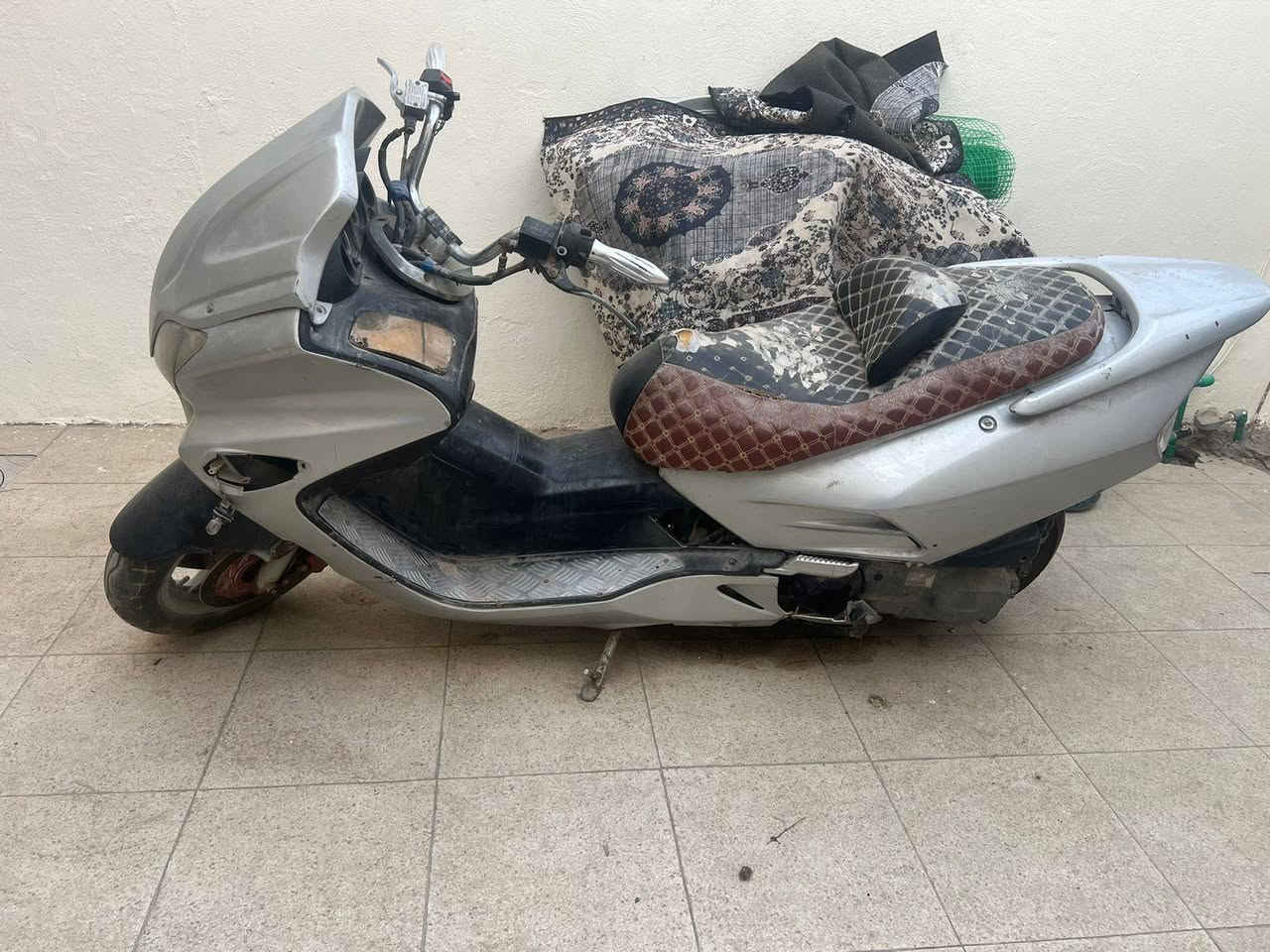 سلام عليكم دراجه فورزه 06 دراجه حلوه عوزهه ترتيب وعايزه ماگنيت فقط والباقي كله شغال مكاني نجف *********** فقط واتساب اتصال مغلق
