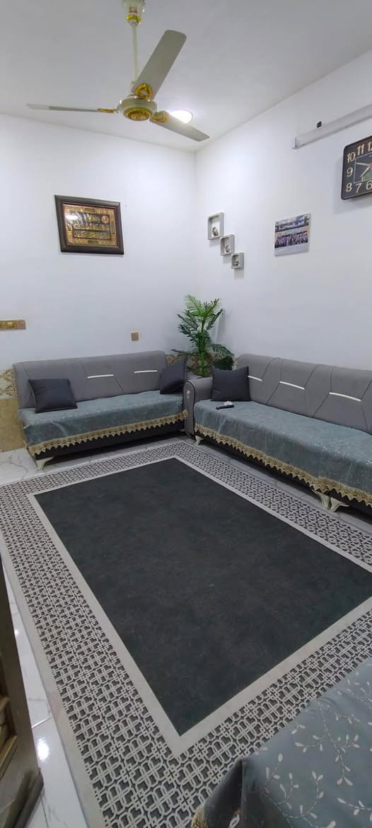 🏠 بيت للبيع - بغداد (100 متر)
المواصفات:
المساحة: 100 متر (خريطة بناء ممتازة).
زراعي سند 25 واجهة 7 نزال 15
الطابق الأرضي: استقبال + صالة + مطبخ + غرفة نوم (4×4) + صحيات (داخلية وخارجية).
الطابق الثاني: 3 غرف نوم  + صحيات.
✅ المميزات:
مجموع الغرف: 4 غرف نوم.
استغلال مثالي للمساحة، جاهز للسكن، كامل الخدمات.
📍 الموقع: (بغداد ـ الراشدية ـ حي ذو الفقار)
📞 للتواصل: (***********)
       واتساب : (***********)
