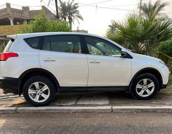 السلام عليكم سيارة راف فور موديل 2014 خليجي رقم  بغداد دولي شرط التحويل
سيارة حلوة مال جناي 
محرك وگير كفالة ، تخم تايرات ، صدر جديد 
كامرة. حساسات، بدون فتحه 
بيها قطع صبغ ابيع حزام احسن  حتى اخلص 
موجود سونار 
سعرها  130 $ وبيها مجال 
مكاني بغداد 
هاتف

***********
