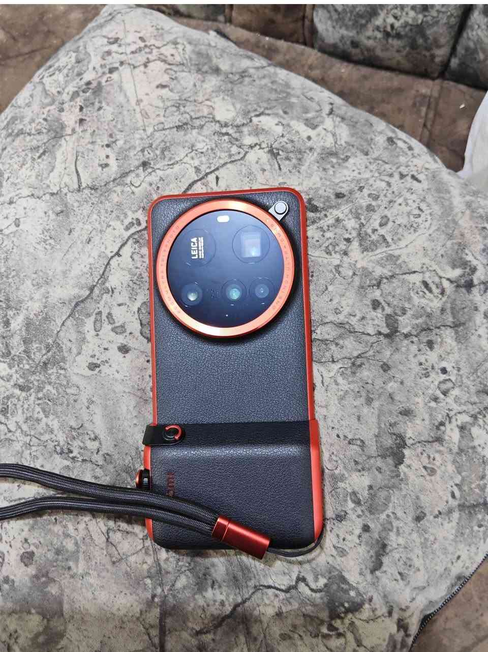 شاومي 15 الترا للبيع السعر مليون مع الكت للستفسار***********
