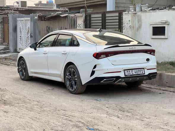 كيا K5  موديل 23 خليجي محرك 2000 دوش ماشيه ٣٨ الف كيلو رقم بغداد باسمي للتواصل 
***********وتساب السعر 220 وبيه مجال
