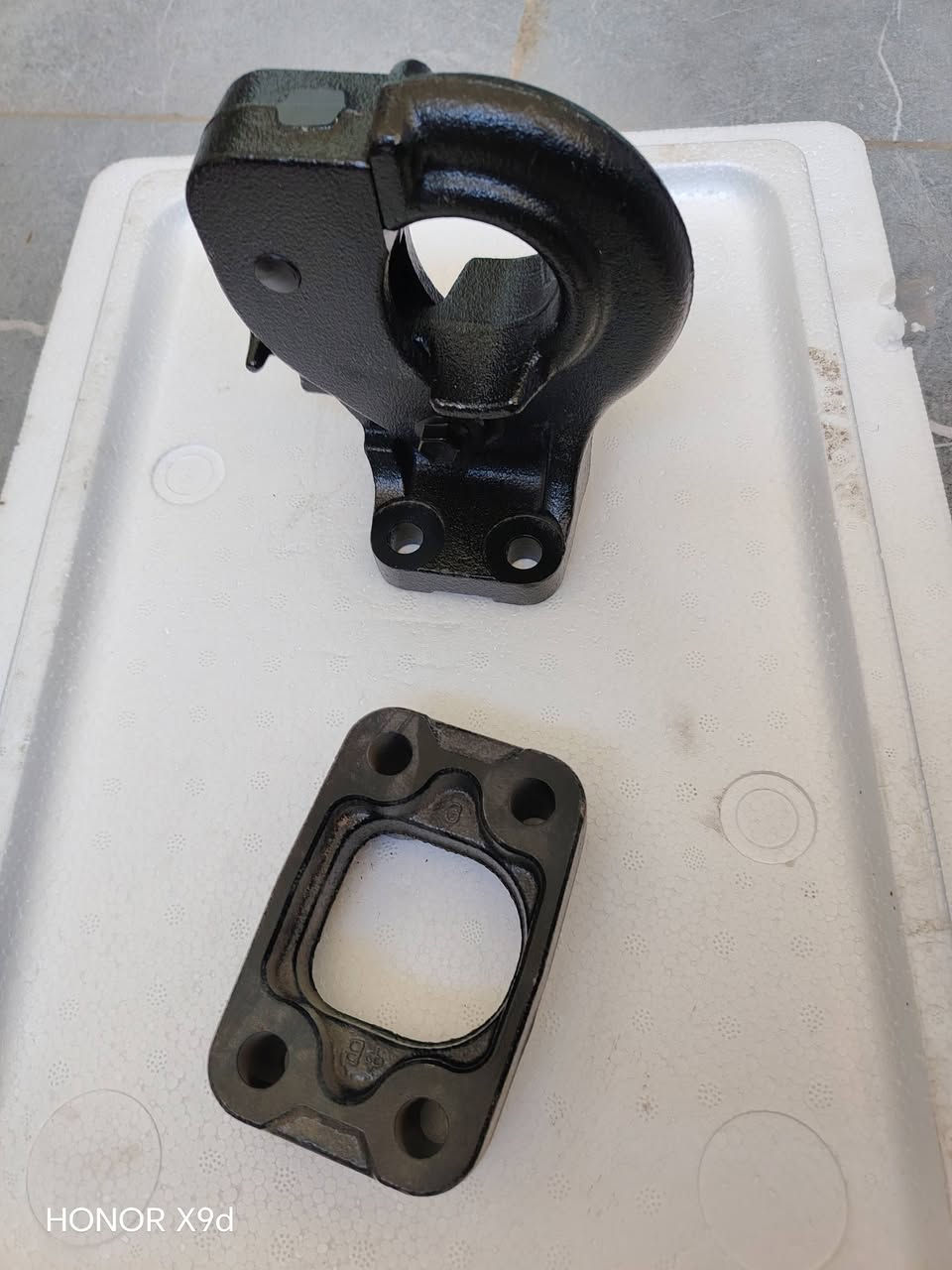 هوك لاندكروز موديل حديث بعده بالنايلون ممستعمل اصلي اريده ب100 الف وبي مجال ممتواجد عل الفيس وهذا رقمي بي وات ساب *********** مكاني بغداد
