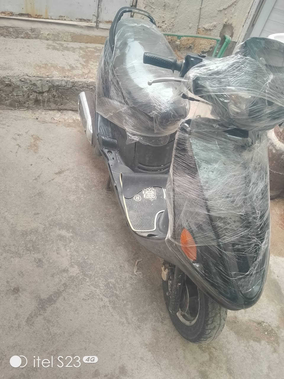 السلام عليكم دراجه فراشه فحل دسك للبيع دراجه حلوه شلعه معدل فول دراجه مال جناي والله لايت زنون عالي ناصي مكينه حلوه ما مفتوحه كتف بباي اشاير هورن سلف هندر كله شغال دراجه كامله تجي وشوفهه سعر 500 وبيهه مجال مكان نجف كوفه الرقم ***********
