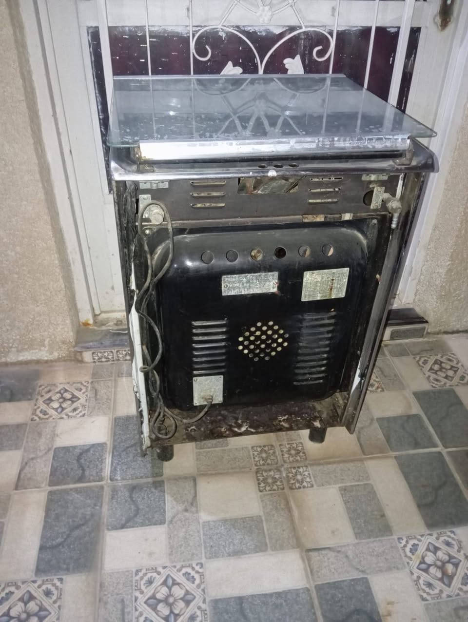 للبيع طباخ اربعه عين نضيف شغال الفرن ايضن شغال السعر75 وبي مجال
للتواصل الاتصال على هذا الرقم ***********
