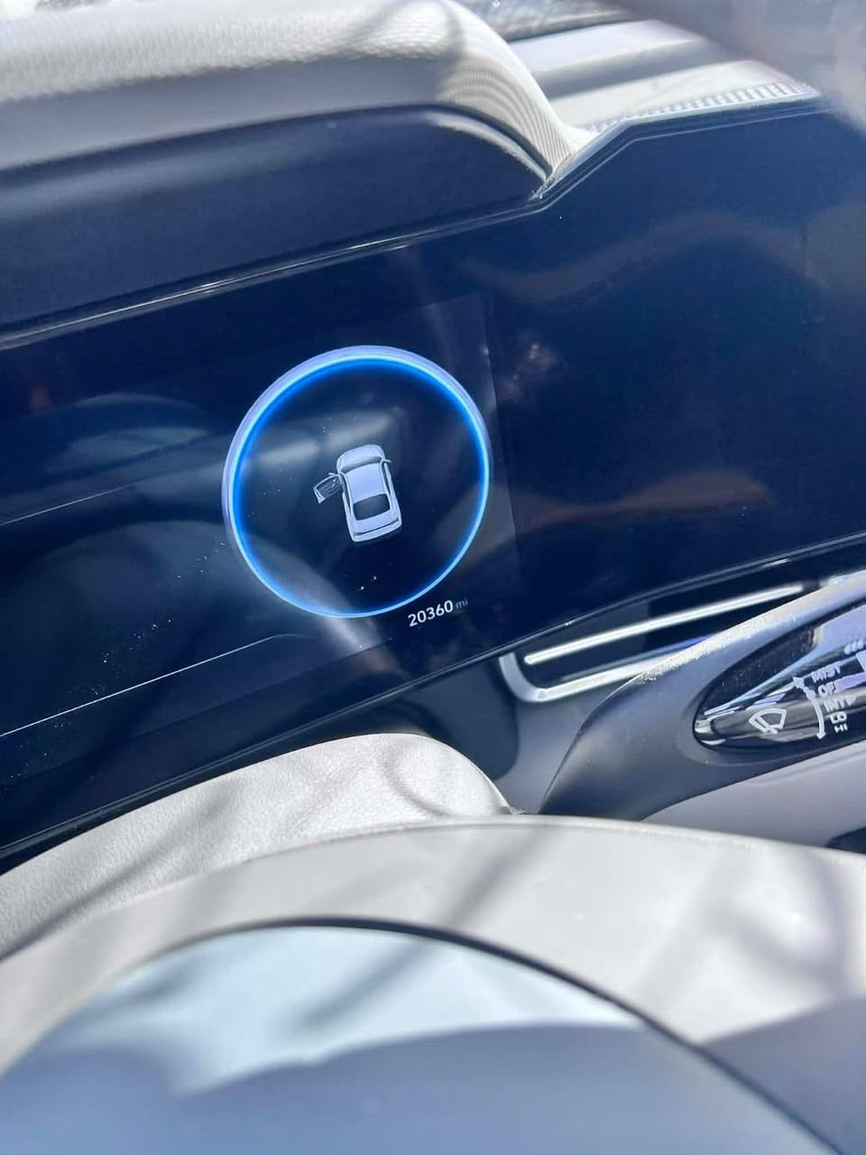 سلام عليكم النترا موديل ٢٠٢٥ لون سمنتي فول مواصفات عدا الجلد سيارة متواجده بعمان ترهم كتاب شهداء مدة الوصول خلال يومين السعر ١١٠ الاتصال على الرقم ***********
