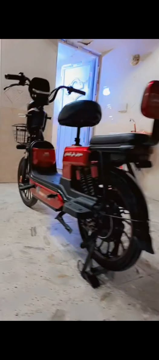 دراجه شحن للبيع عنوان بغداد حي السفير رقم الهاتف ***********
