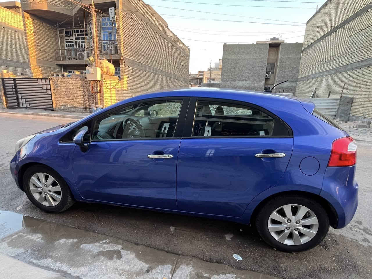 ريو موديل 2013  هاشباك ب ٩٠ورقه السياره نضيفه وممشاها مرضح بلصور. رقمي *********** التواصل واتساب رقمها بغداد عنواني بغداد
