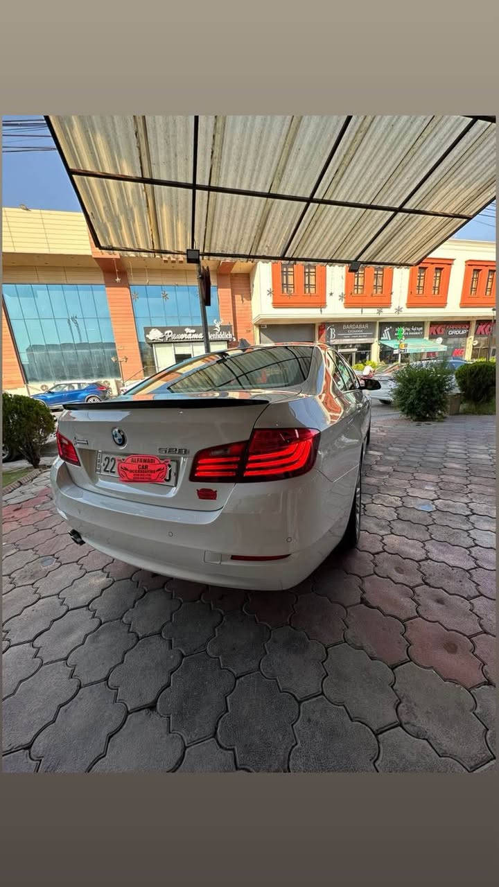السلام وعليكم Bmw 528i 2016 خليجي شركة العروش بدون صبغ جاملغ الخلفي بي مكان اصغير بارد فقط
ماشية ١٤٨ الف كيلو متر 
المواصفات 
بصمة 
فتحة سقف  
حساس امامي خلفي
مري شفط 
كشن جلد 
تبريد مناخي منفصل 
تبريد خلفي 
بردات 5 + خلفي كهرباء
لايتات زينون دايناميك 
شاشة + وكامرة
كشن كهرباء +وخزن 
استيرن كهرباء + تحكم 
شفتات استيرن 
زراكة لايت 
بلاجكتر زينون 
شرط التحويل فقط
للاستفسار***********
                            *********** أربيل, العراق
