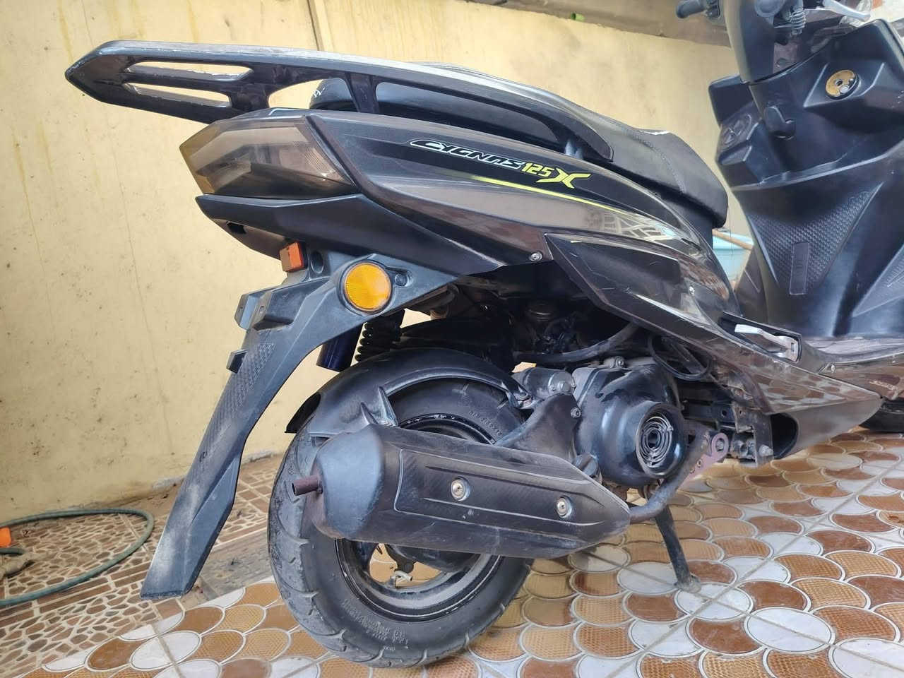 سكنس شمعه  مكينه ياباني موديل ٢٠٢١ دراجه جاهزه ونظيفه برغي ما مفتوح بيهه ب 600  وبيهه مجال رقمي ***********
