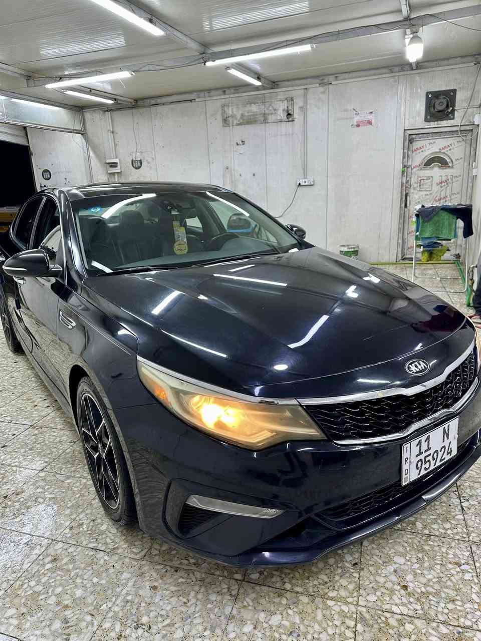 السلام عليكم كيا اوبتما 2020 مواصفات ال اكس فول واحد على واحد
بدون ايرباك
 رقم بغداد بسمي هزة جديدة ورقم جديد
الحادث خلفي وجميع ملاحظات السيارة  بيهة سونارين السيارة 
بانوراما 
بصمة تشغيل 
بصمة ابواب أمامية
بصمة جنطة
داخل السيارة جلد
كرسي كهرباء
تدفئه كشنات أمامية وستيرن
شاشة جبيرة car play و android auto
وضعيات قيادة
فول تحكم ستيرن جهتين أوامر صوتيه وتثبيت سرعة وتثبيت مسار
مخارج شحن 
رادارات أمامية وجانبية بالمري 
واشاير بالمري
قيادة ذاتية
تنبيه توقف ذاتي امامي خلفي تنبيه الاصطدام
كاميرا خلفية 
مكينة 2400 cc  مبرمجة تستقبل البانزين العادي بدون ادوانز
 
إدامة كاملة لعبوة البانزين 
تخم تاير جديد 
تخم دسكات
باتري جديد
ادامة للمحرك كاملة تبديل بلكات شركة اصلية تفصيخ ومجاول وبخاخات وتنظيف الدكشن البارد والغرف و الخ 
كلشي بيهة شغال وع حسب الاصول ماشية 83 الف ميل
حادثهة جاملغ خلفي ايسر وقبق جنطة فقط قطعتين 
مكاني بغداد الكاظمية
السعر 147 وبيها مجال
***********
*********** واتساب
