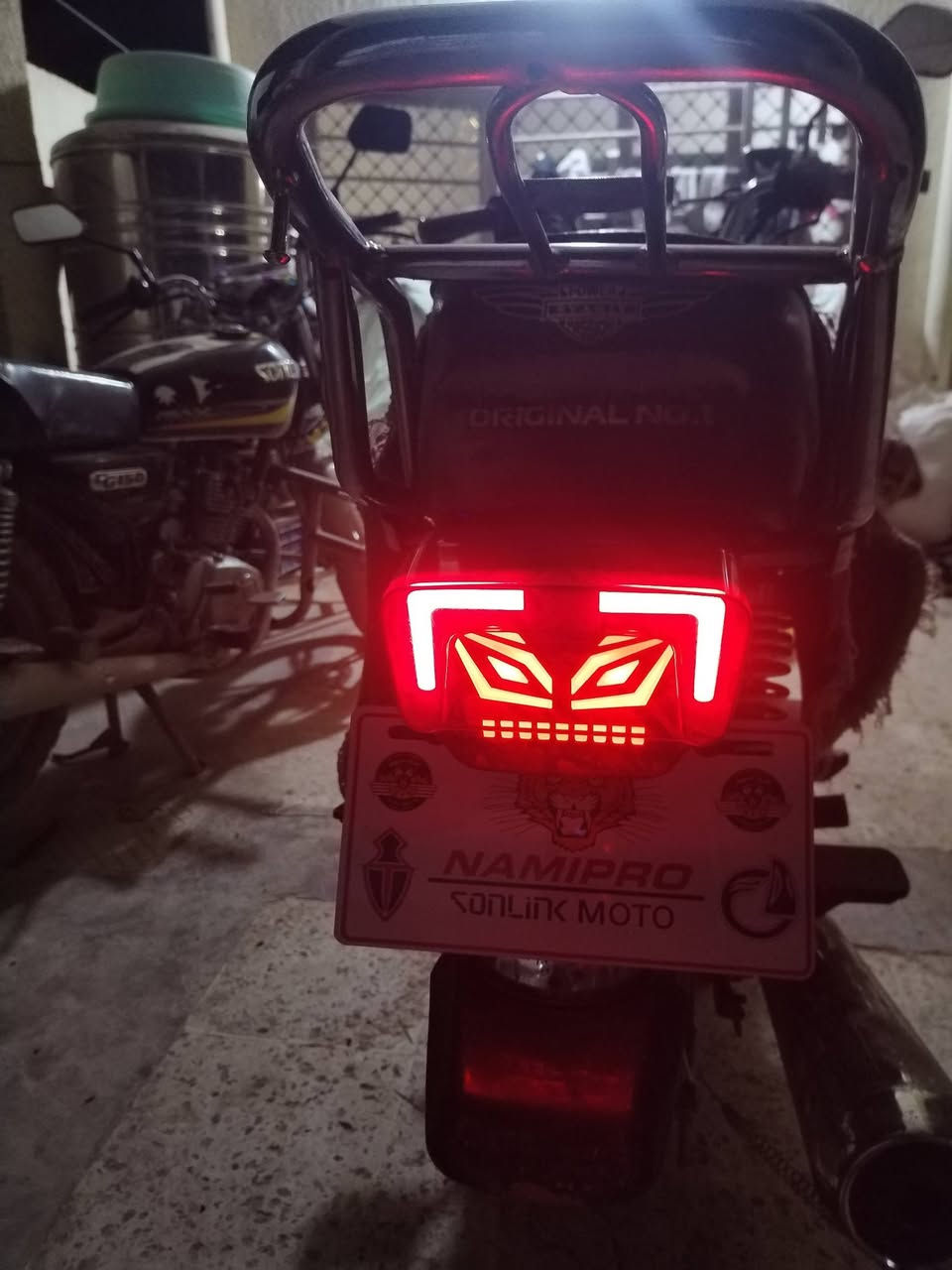 السلام عليكم 2024//5كير دراجه نضيفه بصمه اني شايل الجهاز مال البصمه لان ماستخدمها. بس البصمه موجوده عندي وكاله بسمي مكفوله من السرقه ومن كلشي عايزها بس زوج اشاير. وقبق. الصينيه مال زنجيل. فقط الباقي كله شغال رايدها ب600والشراي يدلل بيها مجال وذا انته شراي اسمع منك مابيها كلمن يشتري ويبيع. بليصرفله


**إذا كنت صاحب هذا الإعلان وتريد حذفه لأي سبب، رجاءا أرسل رسالة إلى الدعم الفني**