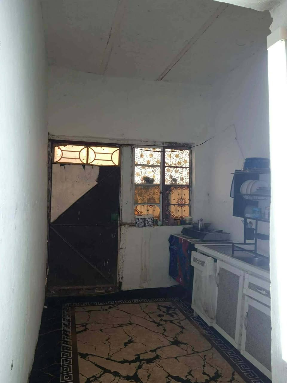 بيت مساحته ٧٥ متر سند قرب شريفه بنت الحسن عليها السلام بي غرفه ومطبخ وحمامات كلدور واستقبال الشراي يتفضل *********** خاص سند ٢٥ بيت مناسب
