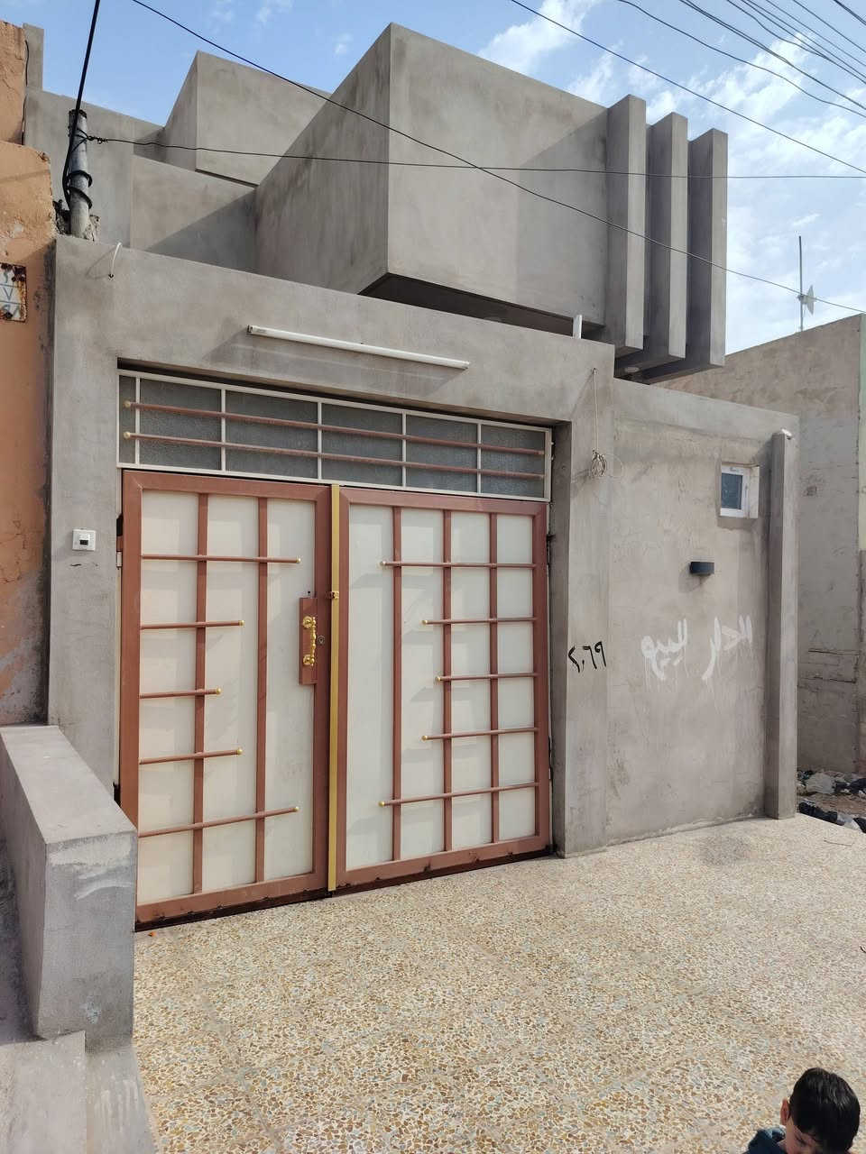 السلام عليكم بيت في تقطيع المأمون ١٠٠ باص طابق ونص بناء بل ٢٠٢٥ نظام كاميرات نظام دكتات تحويل ثاني يوم  بأسمي الموقع ثاني فرع عن مدرسة متوسطة ذات الهحرتيين الإتصال على الرقم ***********
