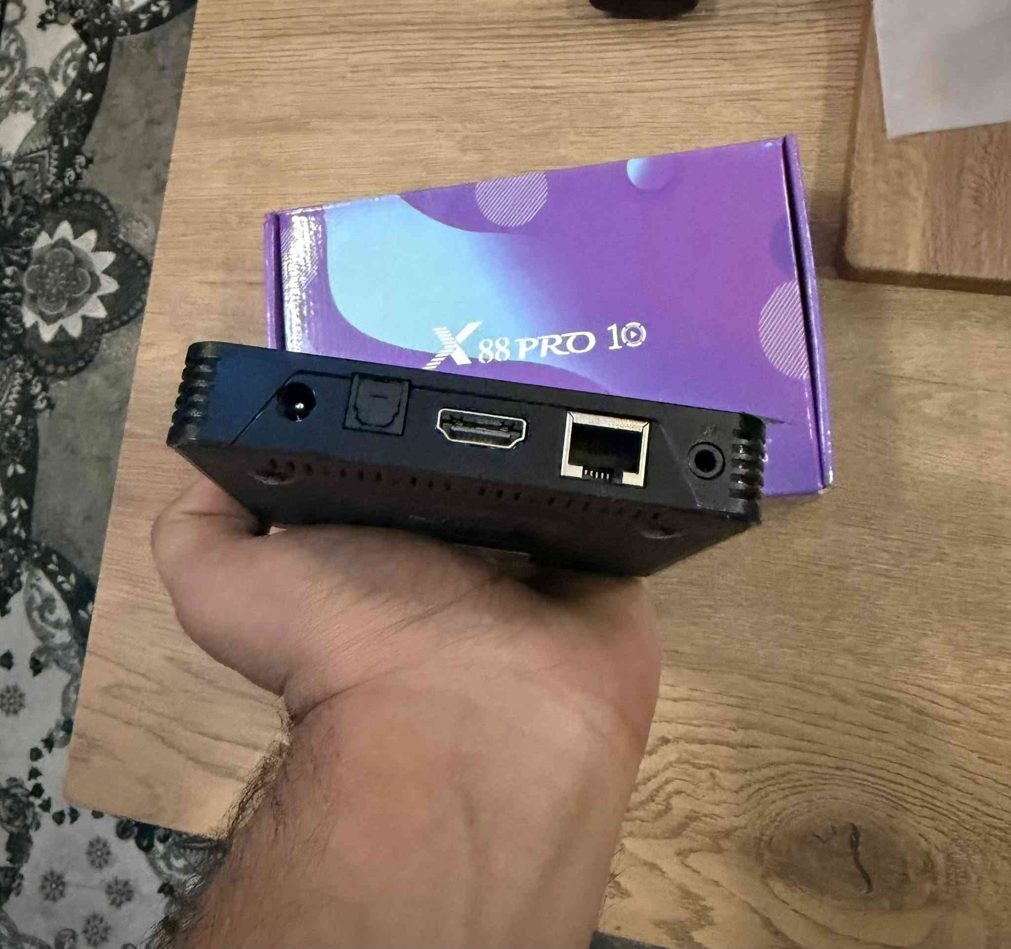 تيفي بوكس X88pro 10
معالج 64 bit

الذاكرة 16

العشوائية 2

نضام اندرويد 

السعر 10 الف 

توصيل لكل المحافظات موجود 

***********
