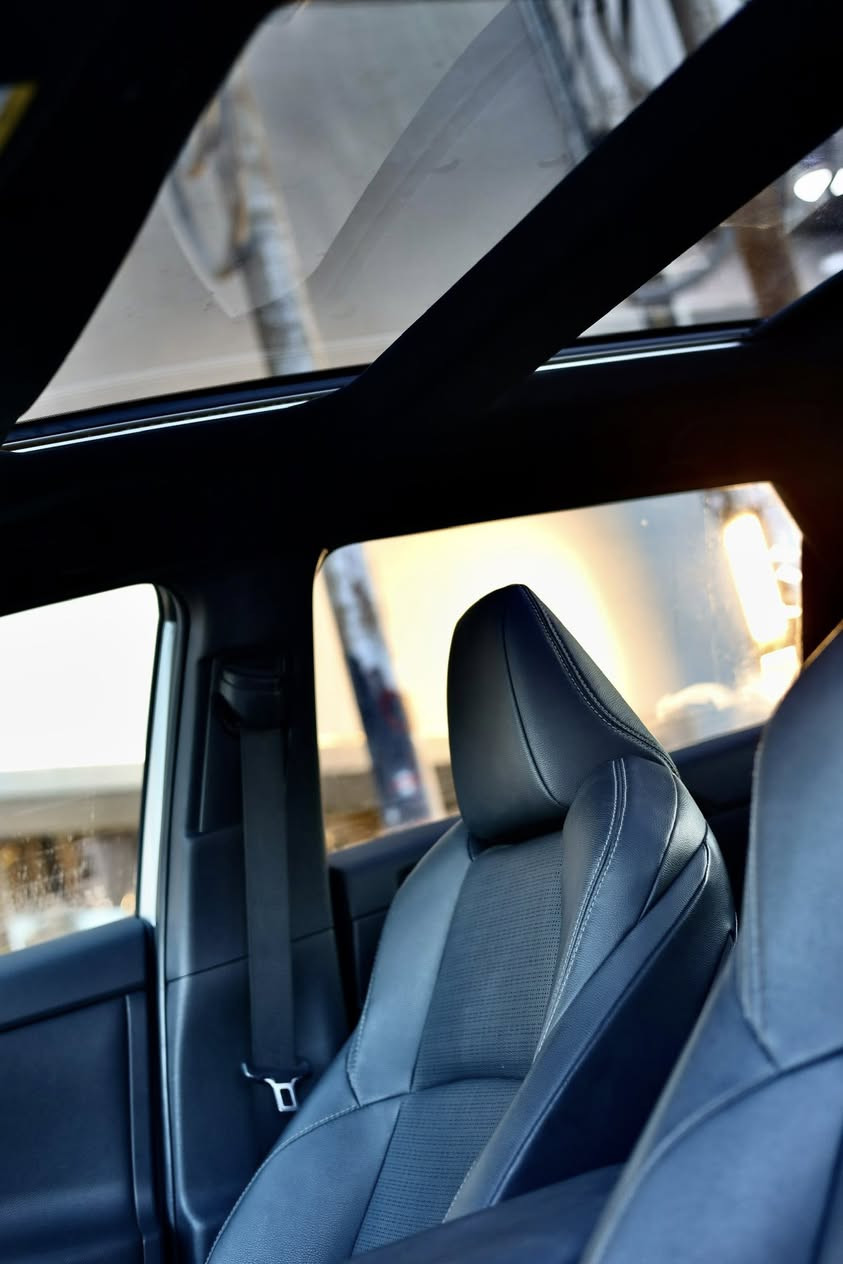 سلام عليكم ..
للبيع  BZ4X موديل 23 اعلى فئة LIMITED 

مدى القيادة:
• 222 ميل (357 كم) نسخة الـ AWD Limited. 

ماشية 75 الف كيلو

 • رادار ومثبت سرعة ذكي
 • نظام البقاء في المسار
 • نظام الكبح الأوتوماتيكي
 • نظام صوتي: JBL 

اعلى مواصفات بالـ bz4x
صبغ الجنطة وبارد باب السائق وشويه بطرف البنيد

السعر 155 
مستعجل على البيع وماكو هيج سعر

مكان السيارة النجف
***********
د.يعسوب الدين
