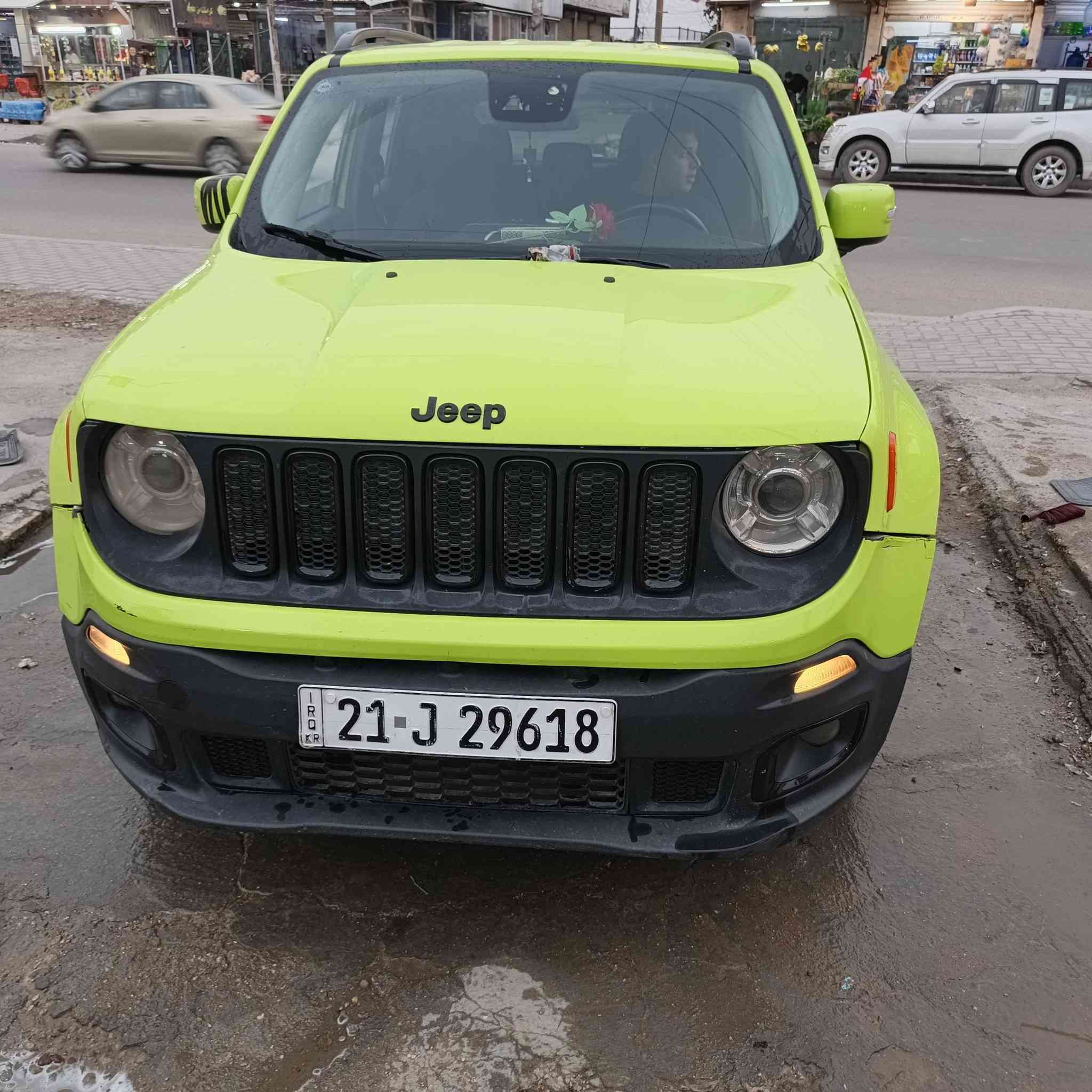 جيب رانجيت 2017 لاتييود فور ويل محرك ٢٤٠٠ رقم سليمانية
... السعر 127$ بي مجال غرامات شمال مصفره
لون مميز / صدر أمامي وخلفي نظيف 
حادث دعامية فقط بدون دواخل بدون تبديل أي قطعة
مواصفات معروفة 
بصمه شاشة عريضه
تحكمات جانبين 
مثبت سرعه 
رادار أمامي 
تحديد مسار 
نقاط عمياء حساسات مري وخلفي 
تدفئة تبريد شغال
كير محرك مكفول 
صبغ مكفول عدا طخه مكحلة بالجانب الأيمن كهرباءياات سليمه وبلاد
مابيه نقص السيارة باسمي (وكاله عامة) تريد تحويل تريد وكاله


**إذا كنت صاحب هذا الإعلان وتريد حذفه لأي سبب، رجاءا أرسل رسالة إلى الدعم الفني**