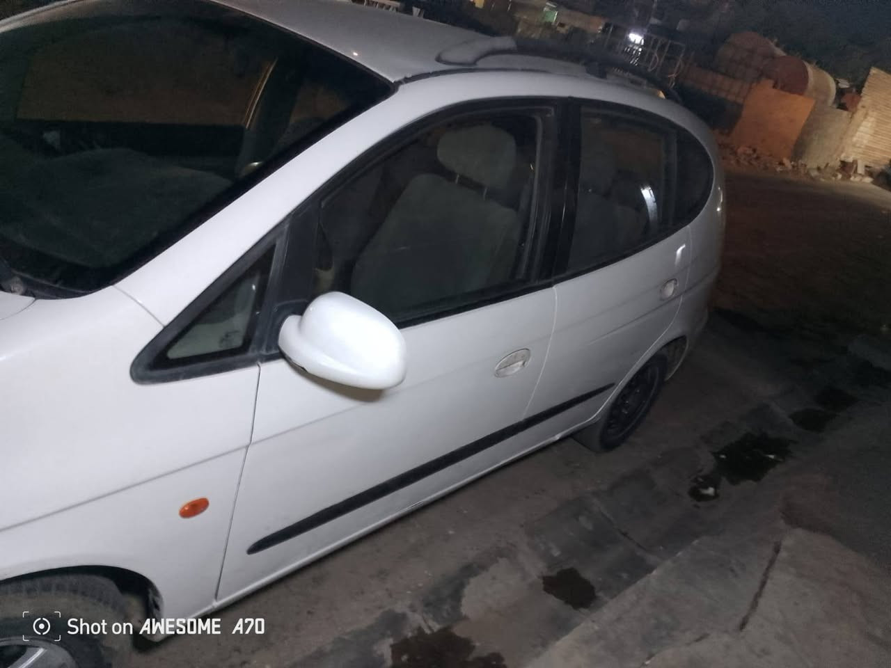 من رخصه مدير الكروب المحترم موديل دايو ريزو 2001  مكينه وكير خير من الله رقم بغداد انكليزي سياره بلادي العنوان بغداد مدينه الصدر شارع الفلاح هزه جديدة  سنويه جديده صبغ في الجاملغ الايمن فقط سيارة نظيفه الاستفسار على الرقم *********** غير متواجد على الفيس
