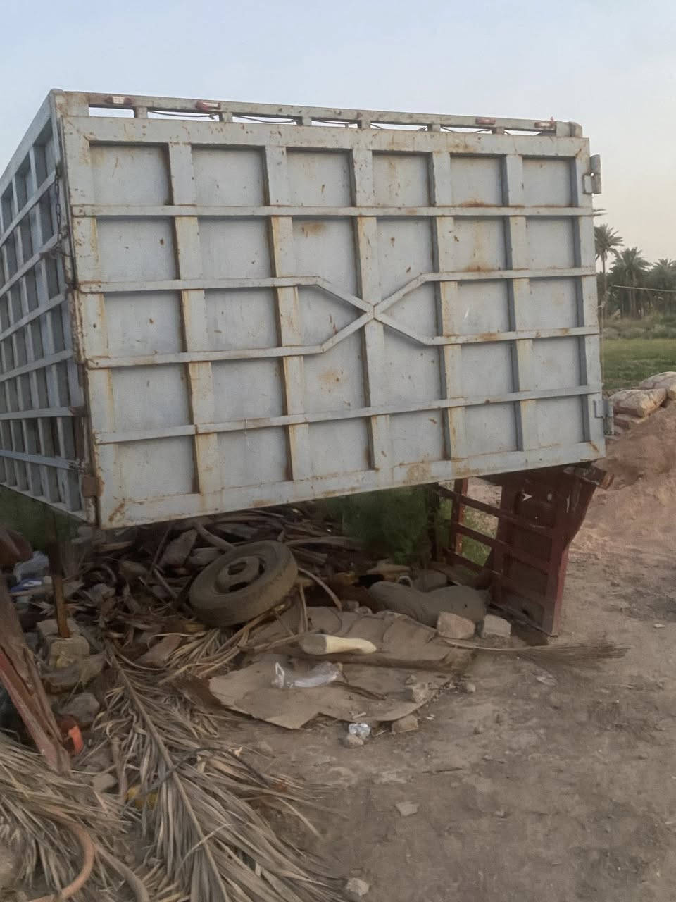 سلام عليكم محجر هينو جديد طول سته وربع تفاصيل خاص رقم الهاتف *********** //***********
