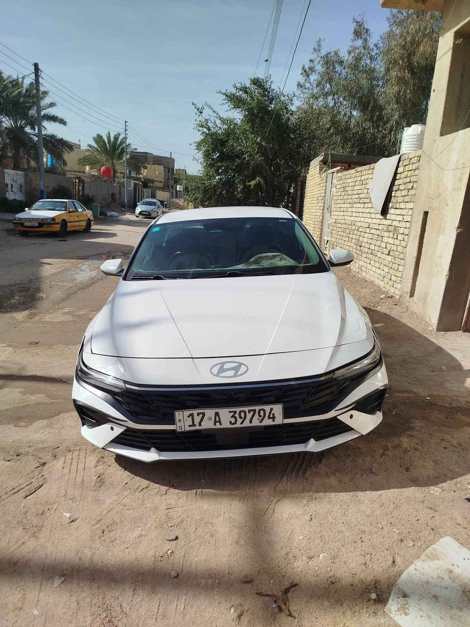 سياره انتره موديل 24 البيع رقم معوقين بسم ولد شاب السيارة مكفولهمكفوله ماعدا البنيد والجاملغ بيه بارد السعر 160وبيه مجال مكان ناصريه مركز الرقم الاستفسار /***********
