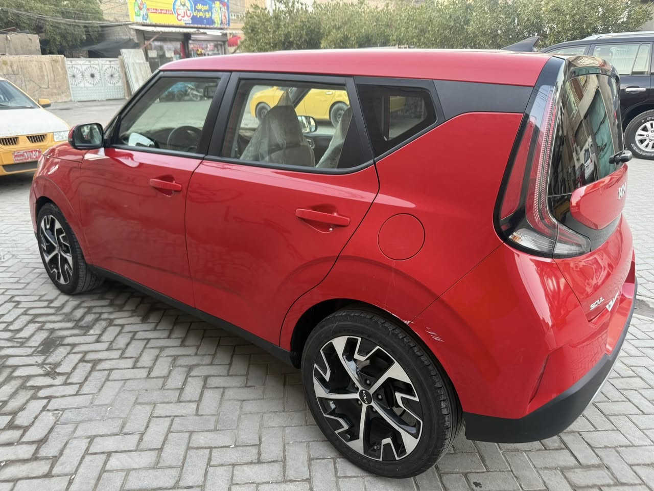 السلام عليكم للبيع فقط
كيا صول موديل 2024 المواصفات Sرادرات امامي خلفي جانبي مكينه 2000دوش توقف ذاتي 

ويل كب  18 جديد تخم تاير جديد غرفه لون ابيض 
تحديد مسار سيارة جديده لوك  السعر 158$ ورقه رقم بغداد باسمي تحويل مباشر هزه جديدة ترقيم جديد رقم انكليزي 
مكاني بغداد الحبيبية حادث بنيد وجاملغ سونار موجود بسيارة وبيع على السونار  الاتصال‬

***********
