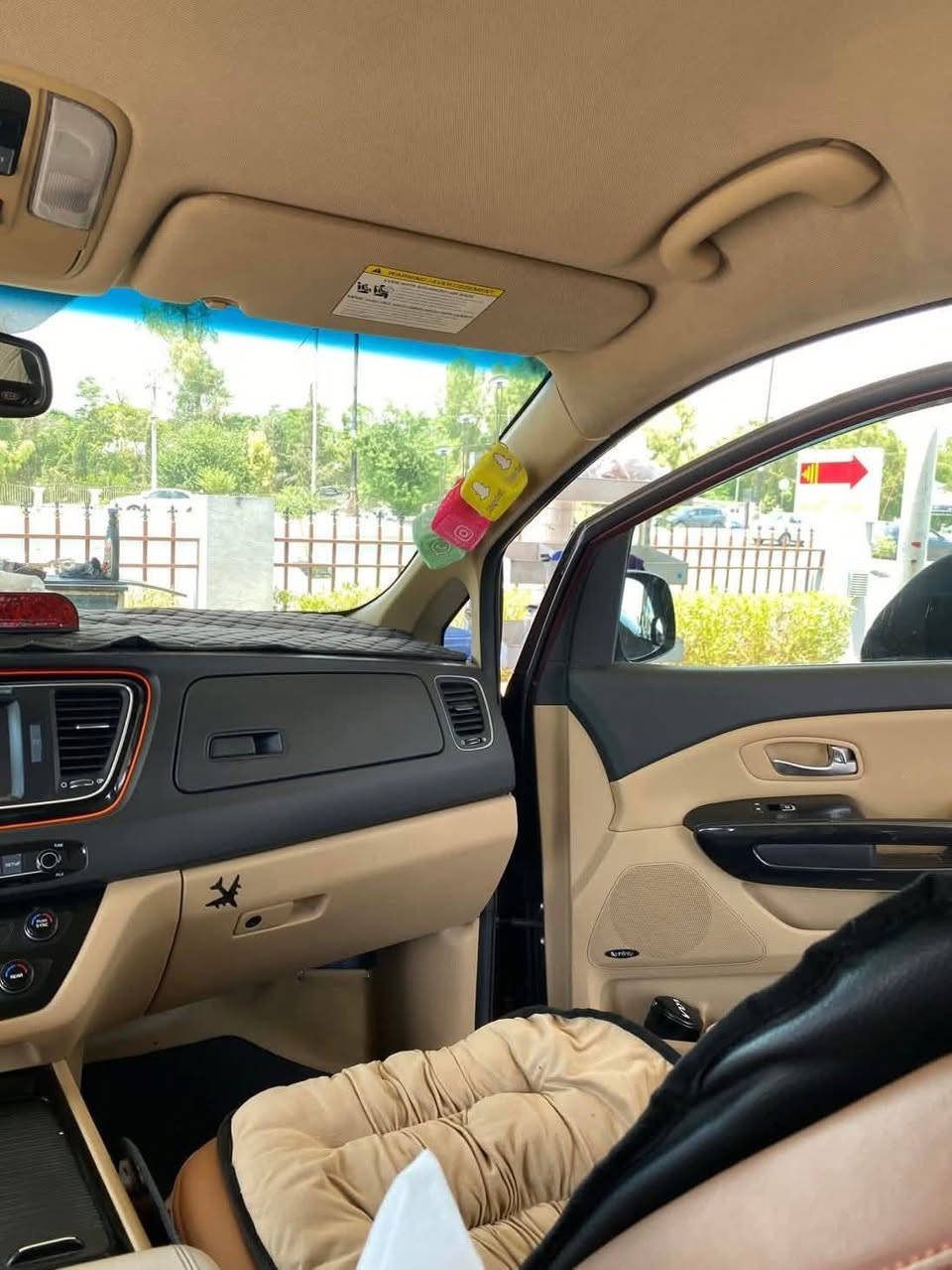 السلام عليكم
كيا سيدونا موديل ١٥ للبيع الضرر خلفي صندوق وجاملغ ايمن وايسر والبوب لسلايت مجرد توحيد لون فول مواصفات بدون فتحه داخل بيجي السياره كلش نظيفه وجاهزه من كلشي 
السعر ١٦٥ وبيها مجال شي بسيط مكانه الأنبار القائم أو اربيل. الاستفسار الاتصال على الرقم التالي ‏‪‏‪***********‬‏
