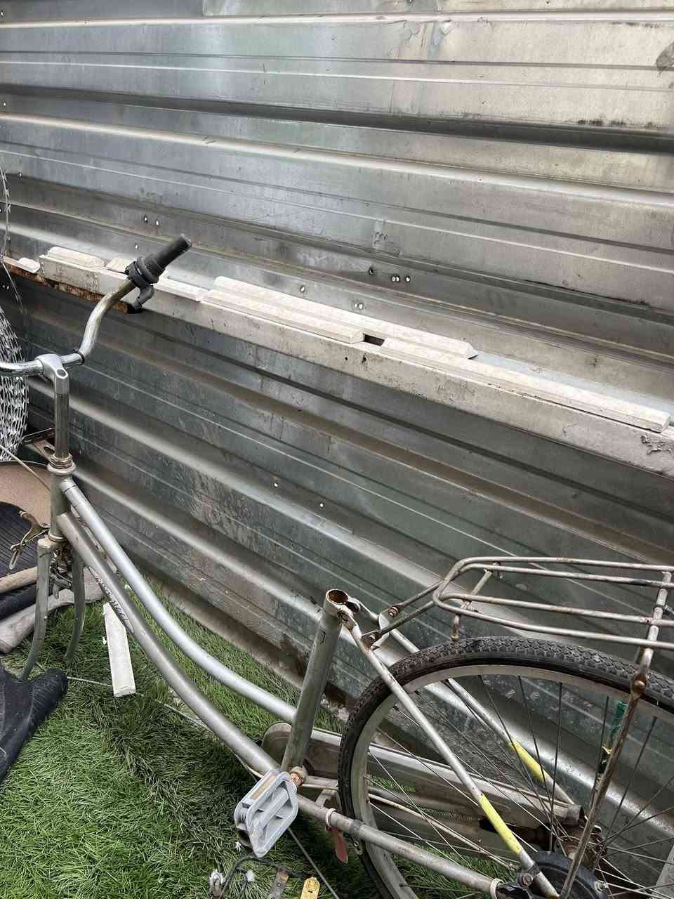 بايسكل للبيع ويل امامي موجود غراضه موجوده قيم وخذ مكاني بغداد مدينه الصدر رقم وتساب ***********
