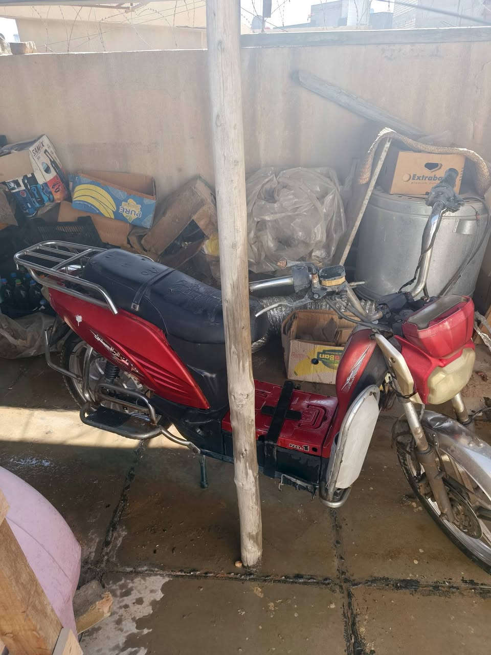 السلام عليكم عندي هاي الدراجة شحن كوم حديد يرادلهه بطارية و ملف وتشتغل السعر 100 قفل رقمي ***********
