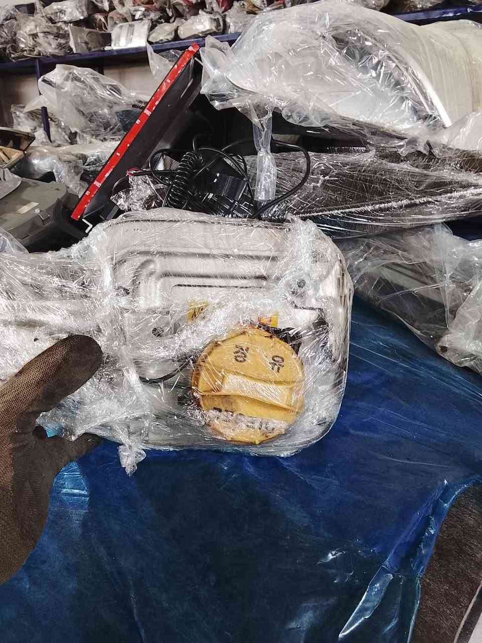 السلام عليكم ورحمه الله وبركاته اخواني موجودات قطع غيار ستاركس مسكر سكك ابواب سلايد خلفي يمنى ويسرى.دعاميات اخر قطعه ابيض بيها كسر قليل .دبت زراكه موديل 2007 .اقفاله جميع أبواب يدات موديل 2007 داخليات وخارجيات مسجلات متنوع كذالك شاشات متنوع.وجميع قطع موجوده . العنوان بابل الحمزة الغربي حي الصناعي قرب المتنزه الاستفسار اتصل على هذا الرقم.***********
