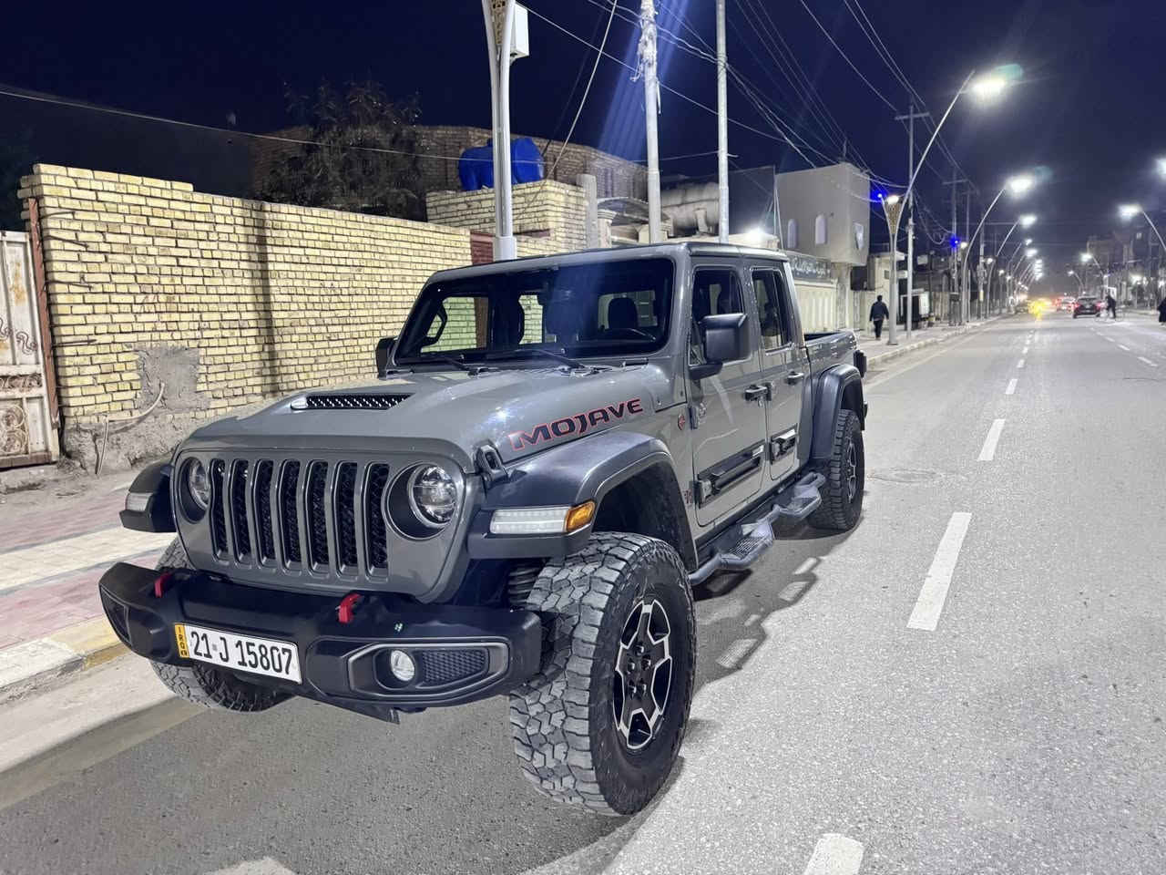 جيب جلاديتور موجافي
• الموديل: 2021.
• الفئة: Mojave (أعلى صنف للطرق الوعرة والرملية).
سياره 
المعروف بالقوة والاعتمادية.
• نظام التعليق: مساعدات FOX 2.5 الأصلية (التي تميز فئة الموجافي لراحة فائقة في الطرق الوعرة).
)محرك 3.6 فول مواصفات 1/1
مبدل جديد
.وارد كندي 🇨🇦 الحادث اموضح بصوره 
بحالة ممتازة جداً،
✨ ملاحظات إضافية:
• رقم اللوحةسليمانيه ك
• السيارة مجهزة بكافة أنظمة السلامة والرفاهية (شاشة كبيره 
كشن تدفئة ستيرن تدفئة
، كاميرا، حساسات).
سعر 340
📍 الموقع: [ ذي قار]
📞 للتواصل والاستفسار:رقم
***********
